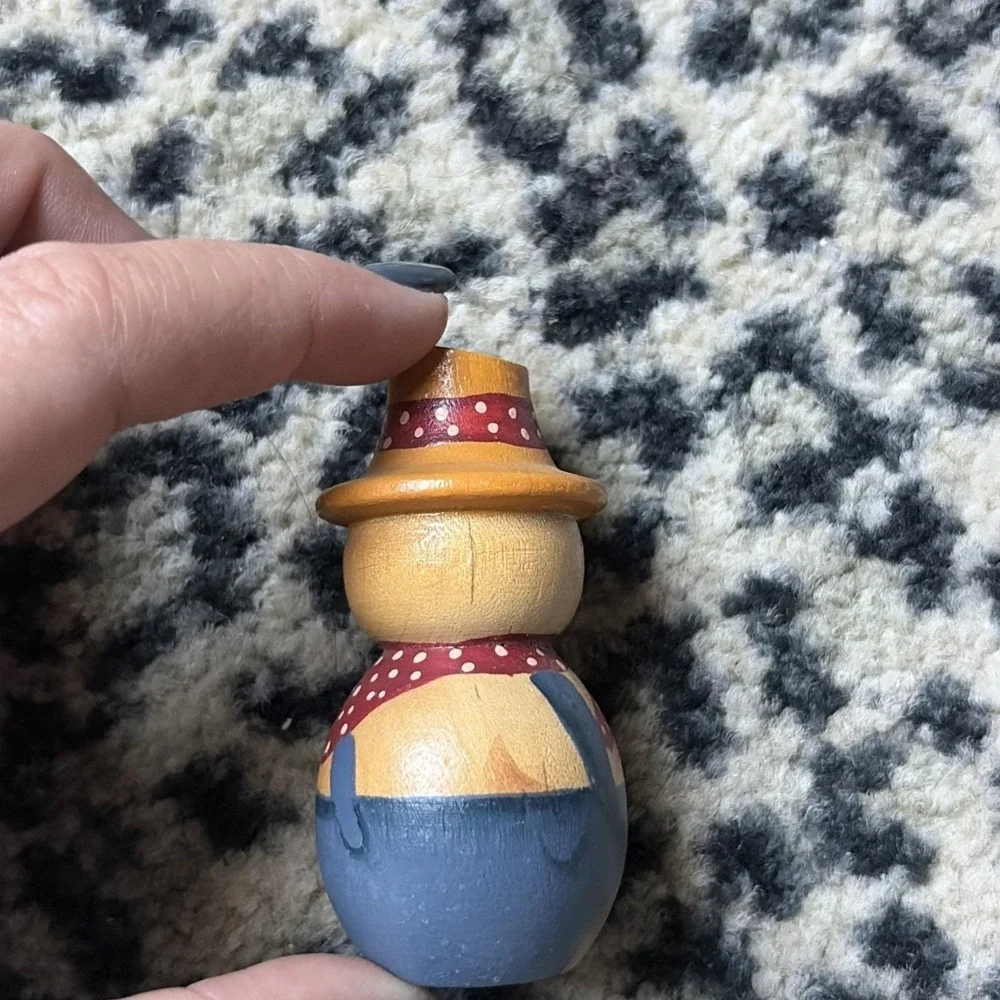 Vintage‎ Hand Made Painted Wooden Bunny Farmer Figurine 3